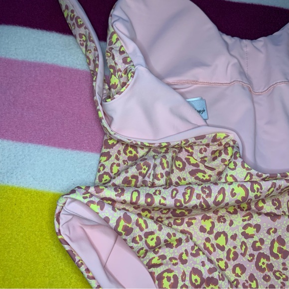 Dippin’ Daisy’s pink & neon green leopard low back one piece - Picture 5 of 10